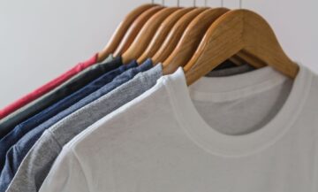 Así puedes quitar las manchas de desodorante de tu ropa